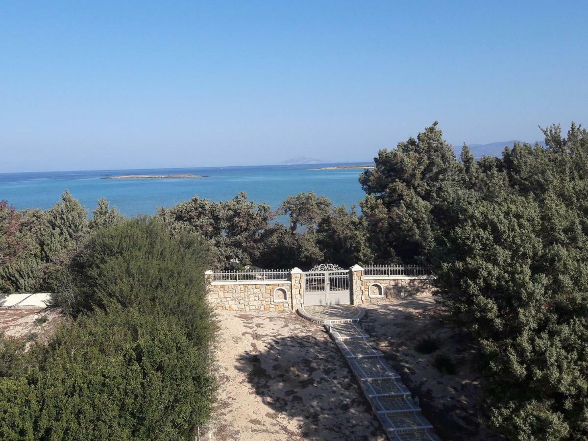 Elafonisos: Two Storey House On The Sea Front Exterior foto